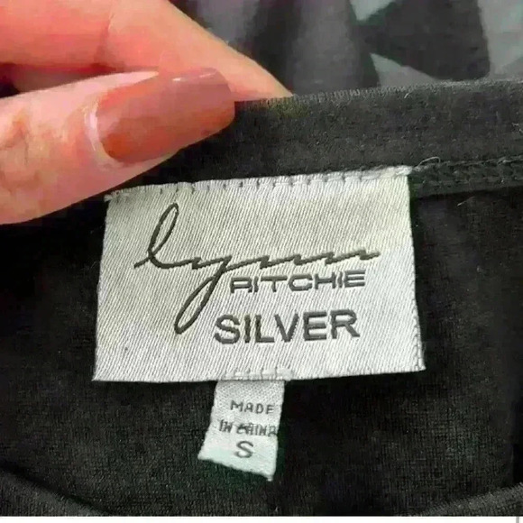 🍁4/$15🍁 Black top - Picture 4 of 4